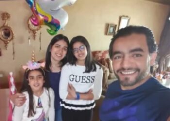 مشهد من فيلم لهاني سلامة تسبب في بكاء ابنته