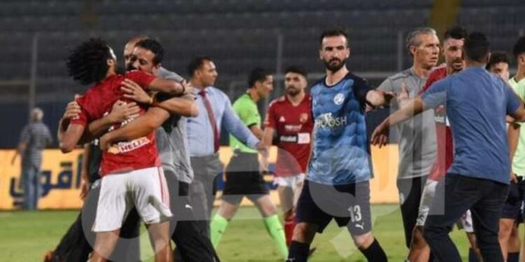 إيقاف حسين الشحات مباراتين وغرامة 20 ألف جنيه بسبب «الشيبي»