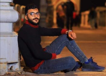 دوّر على حد يغطي الحزن …