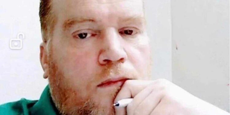 مَــرَّ مُــرَّا