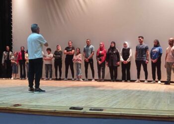 تدريبات على أداء مشاهد ارتجالية في “ابدأ حلمك” بالوادي الجديد  