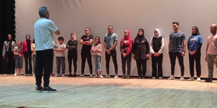 تدريبات على أداء مشاهد ارتجالية في “ابدأ حلمك” بالوادي الجديد  