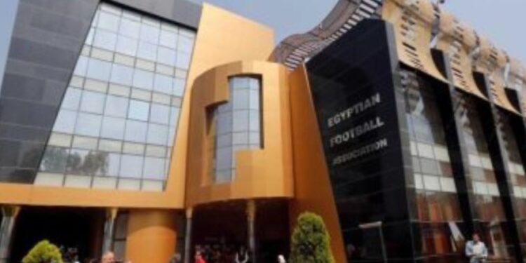 اتحاد الكرة يقرر إيقاف مسابقة كأس مصر قبل مرحلة نصف النهائى