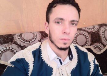 تتراقص الكلمات في شفتيّا