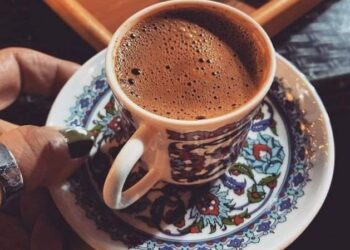 إحذر تناول القهوة على الريق .. تهددك بمشكلات صحية !!