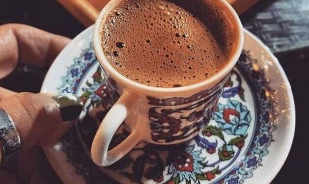 إحذر تناول القهوة على الريق .. تهددك بمشكلات صحية !!