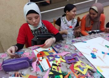 ورش لتعليم الرسم والأشغال  بقصر ثقافة الأقصر