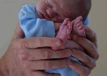 ﻟﻤﺎﺫﺍ ﻧﺆﺫﻥ ﻓﻲ ﺃﺫﻥ ﺍﻟﻤﻮﻟﻮﺩ ﺍﻟﺠﺪﻳﺪ .. ؟