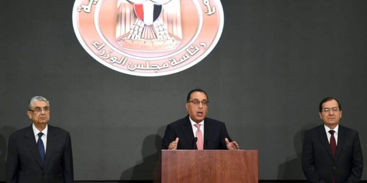 رئيس الوزراء يعلن إجراءات مواجهة مشكلة انقطاع الكهرباء …