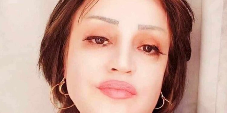 من أينَ أملأُ مهجتي بالعطرِ