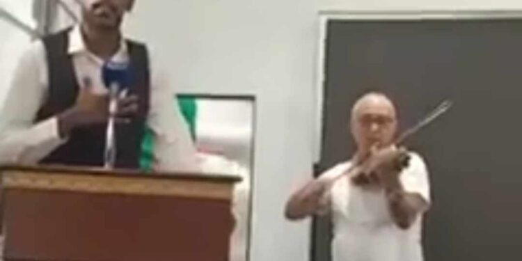 أرْجُو مِنَ الأرْضِ …