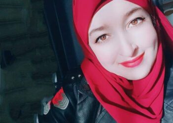 البَيْنُ لا يُنهِي المحبةَ إن صفَتْ