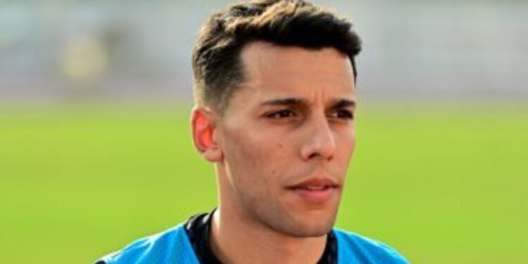 الزمالك يتواصل مع أحمد بلحاج للإطمئنان على حالته