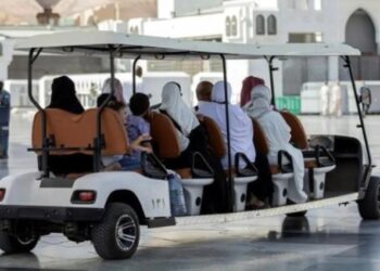 أسر الشهداء يودعون الأراضي المقدسة