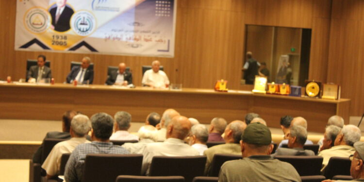 تكريم الخبير النفطي رجب الكوافي