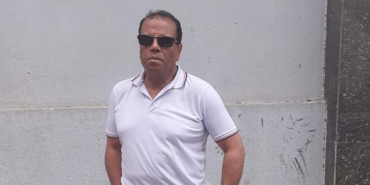 « بحر عينيك » للشاعر رجب كومى