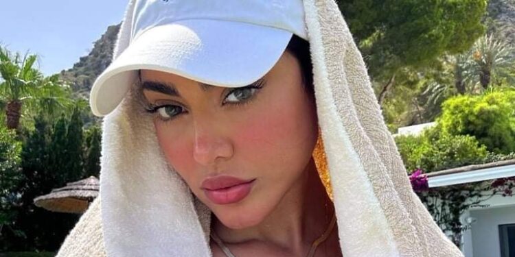 نورة الدوسري تساند فاطمة المؤمن في قضيتها