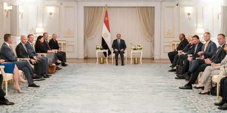 السيسى يستقبل وفداً موسعاً رفيع المستوى من الحزبين الديمقراطي والجمهوري