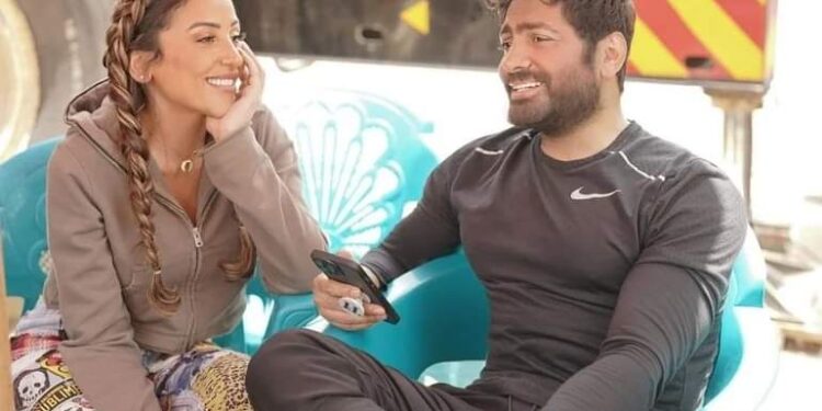 توتر العلاقة بين تامر حسني ودينا الشربيني وإلغاء متابعة بعضهم