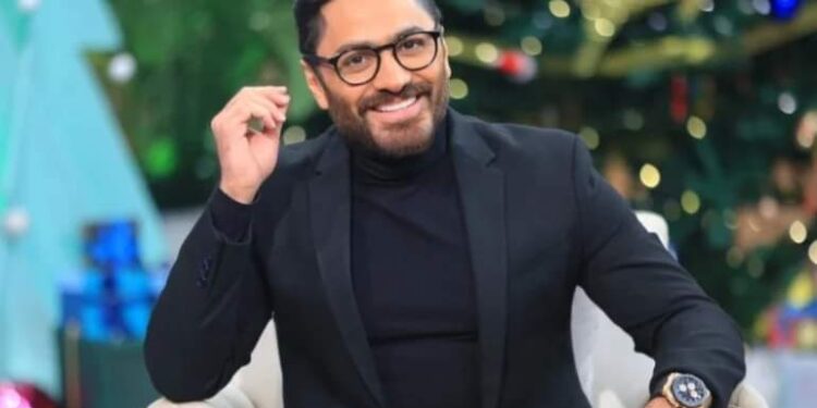 تامر حسنى يحتفل بعيد ميلاده مع عائلته دون أبناءه