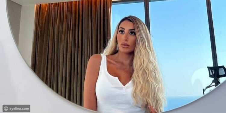 دينا الشربيني بملامح متغيرة في صورة جديدة