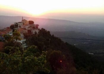 « الكتابة المنشدة السّلام » للشاعرة حسناء سليمان