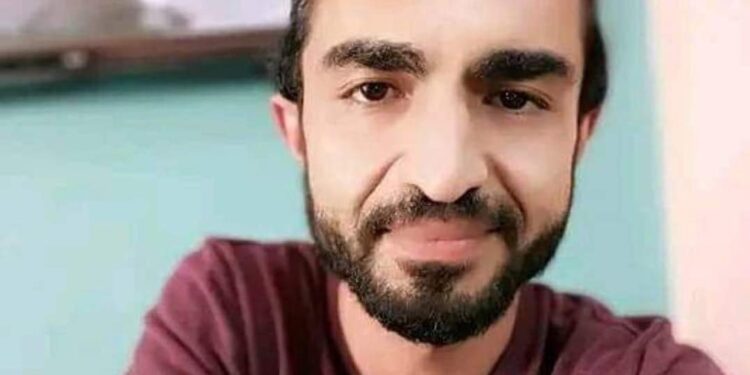 حومي على ناري فراشًا وارقُصي …