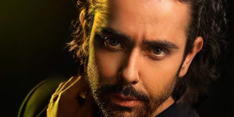 صالح الراشد يرد على السخرية من طول شعره ويوجه لمنتقديه رسالة حادة