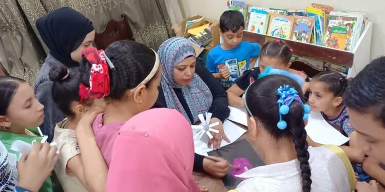 احتفاء بيوم الصداقة وورش لتدوير الخامات