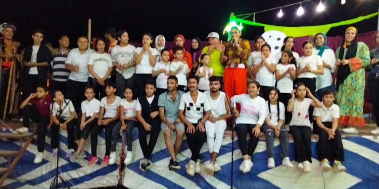 قصور الثقافة تقدم مسرحية “صندوق الدنيا” على شاطئ جمصة