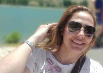 لحّنتُ ردّي والهوى أوتاره …