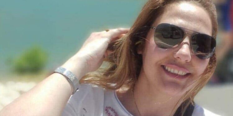 لحّنتُ ردّي والهوى أوتاره …