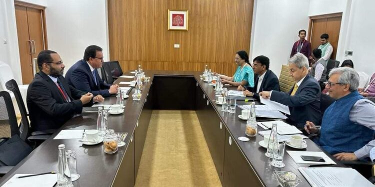 وزير الصحة يبحث مع نظيره الهندي التعاون في مجالات تصنيع الأدوية