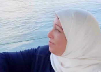 عـيـنـاك …