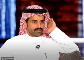 سعود القحطاني يرد على متابع وصفه بالمتسول