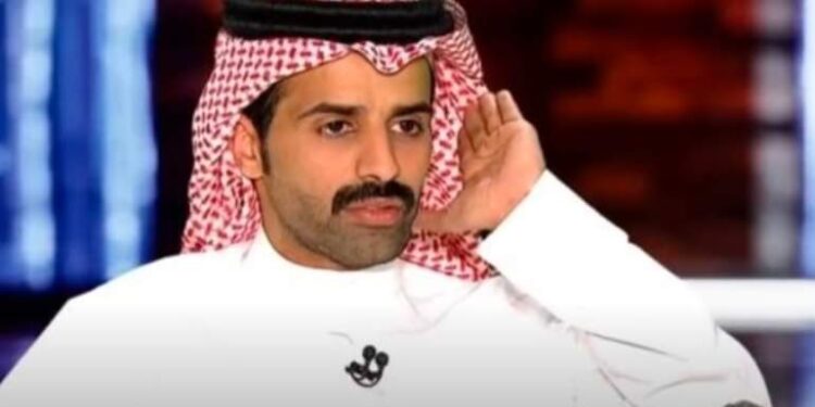 سعود القحطاني يرد على متابع وصفه بالمتسول