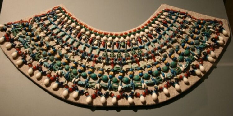 تاريخ الأحجار الكريمة فى العصور القديمة.. أستخدمت كسلاح وحلى