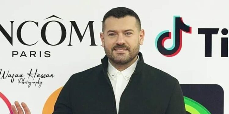 بوسي شلبي تُعرض عمرو يوسف للسخرية والأخير يعلق: لن أتصور معها