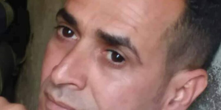 ما زلت أرتدي سواراً …