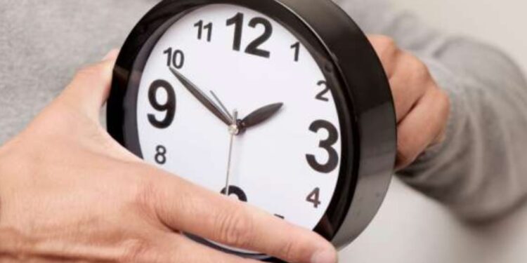 موعد انتهاء التوقيت الصيفي في مصر.. «اعرف هتظبط ساعتك إمتى»