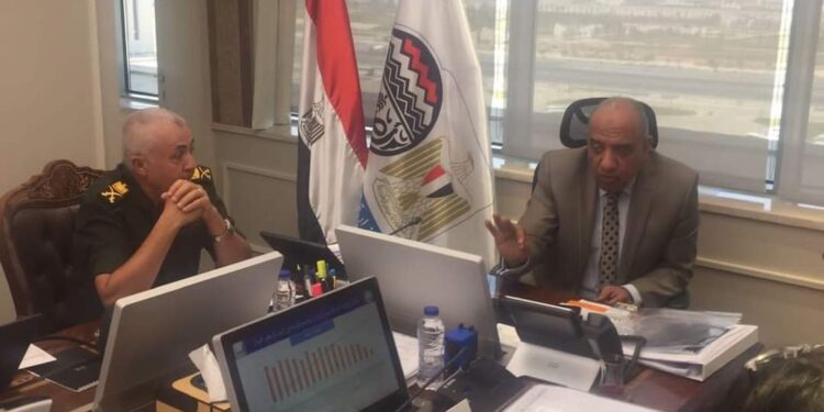 وزير قطاع الأعمال العام يستعرض أعمال مشروع التطوير بمجمع