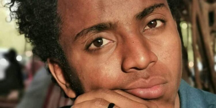 التجاعيد في كفّيك قصائد لم تُقرأ …