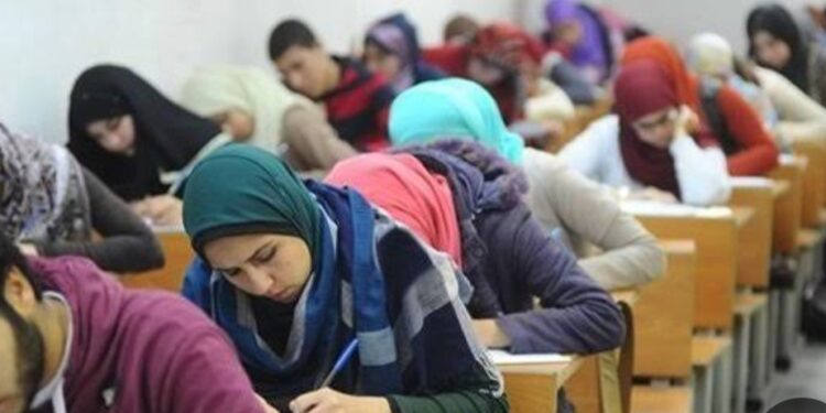 اليوم .. طلاب الثانوية العامة دور ثان يبدأون امتحان اللغة الأجنبية الثانية