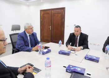 وزير التعليم العالي يتابع منظومة العمل بمراكز التميز بالجامعات