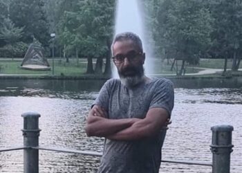 وأنت تحاولين تذكر ملامحي …