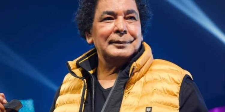 محمد منير يرد على شائعات اعتزاله: “الغناء هو متعتي الحقيقية في الحياة”
