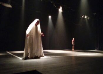 اختتام العروض المسرحية بمهرجان بنغازي للفنون مسرحية