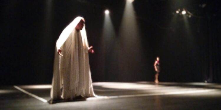 اختتام العروض المسرحية بمهرجان بنغازي للفنون مسرحية