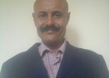 «عيناك حب مجنون »كتب عبدالباسط الصمدي أبوأميمه