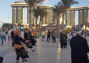 فنون الصعيد وبحري والنيل تزين تشارك بمهرجان العلمين.